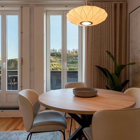 Unique T2 W/ Top View Of The River By Lovelystay Porto