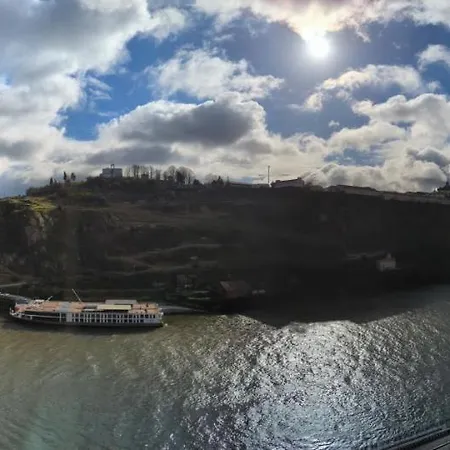 Unique T2 W/ Top View Of The River By Lovelystay Apartment Porto